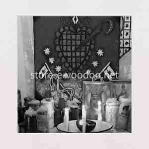 rituel de defense exécuté en vidéo immersive avec mambo marie laveau rituel vaudou in-situ erzulie dantor photo noir et blanc
