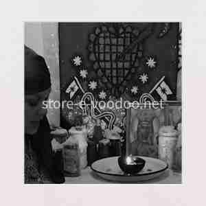 rituel de defense exécuté en vidéo immersive avec mambo marie laveau rituel vaudou in-situ erzulie dantor photo noir et blanc